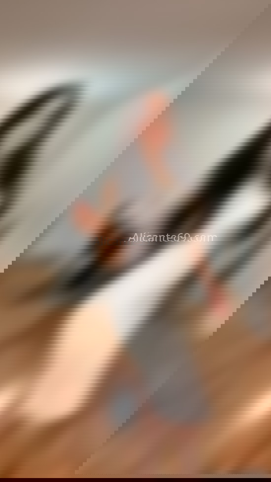 Violeta, muy fiestera y extrovertida. 666571262. Citas en ALICANTE, ALICANTE. www.alicante69.com.