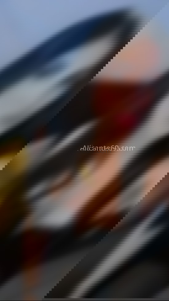 Violeta, muy fiestera y extrovertida. 666571262. Citas en ALICANTE, ALICANTE. www.alicante69.com.