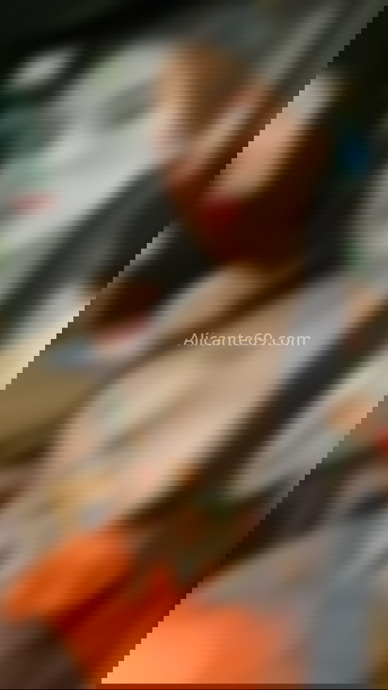 Violeta, muy fiestera y extrovertida. 666571262. Citas en ALICANTE, ALICANTE. www.alicante69.com.