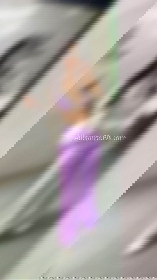 Violeta, muy fiestera y extrovertida. 666571262. Citas en ALICANTE, ALICANTE. www.alicante69.com.