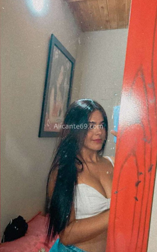 Dulce, joven latina. 604291330. Citas en ALICANTE, ALICANTE. www.alicante69.com.