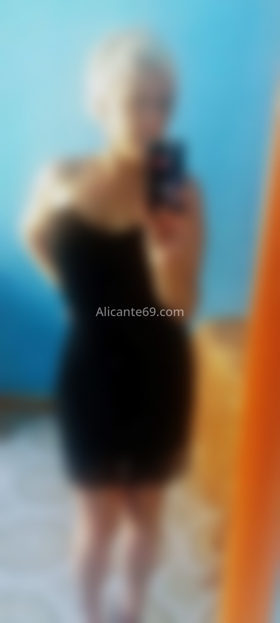 Sansa, mujer europea muy elegante. 699353592. Citas en ALICANTE, ALICANTE. www.alicante69.com.