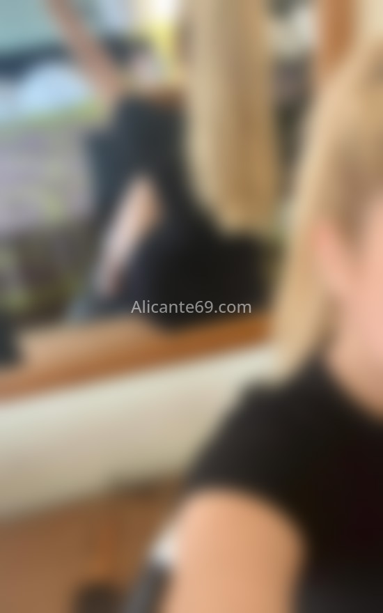 Paula, latina sociable, recien llegada. 637715086. Citas en ALICANTE, ALICANTE. www.alicante69.com.