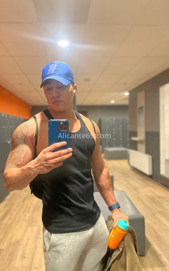 Marlon. 610422726. Citas en ALICANTE, ALICANTE. www.alicante69.com.