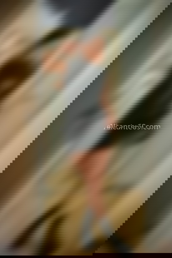 Dana, encantadora jovencita. 642499652. Citas en ALICANTE, ALICANTE. www.alicante69.com.