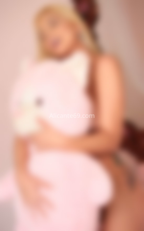 Lara, exuberante brasileña muy entregada. 692206522. Citas en ALICANTE, ALICANTE. www.alicante69.com.