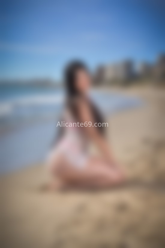 Mia, joven colombiana. 643180245. Citas en ALICANTE, ALICANTE. www.alicante69.com.
