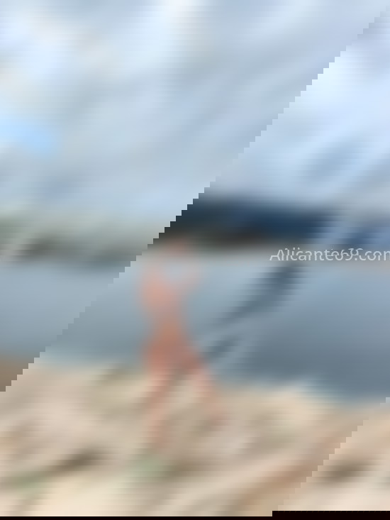Victoria, elegante y encantadora morena. 661173213. Citas en ALICANTE, ALICANTE. www.alicante69.com.