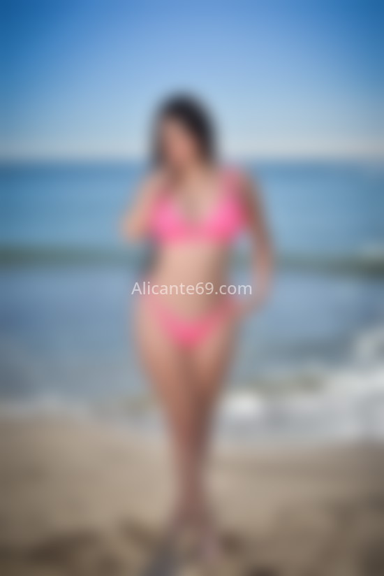 Mia, joven colombiana. 643180245. Citas en ALICANTE, ALICANTE. www.alicante69.com.
