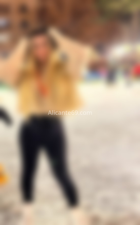 Lulú Angelie, joven trans brasileña . 656385719. Citas en ALICANTE, ALICANTE. www.alicante69.com.