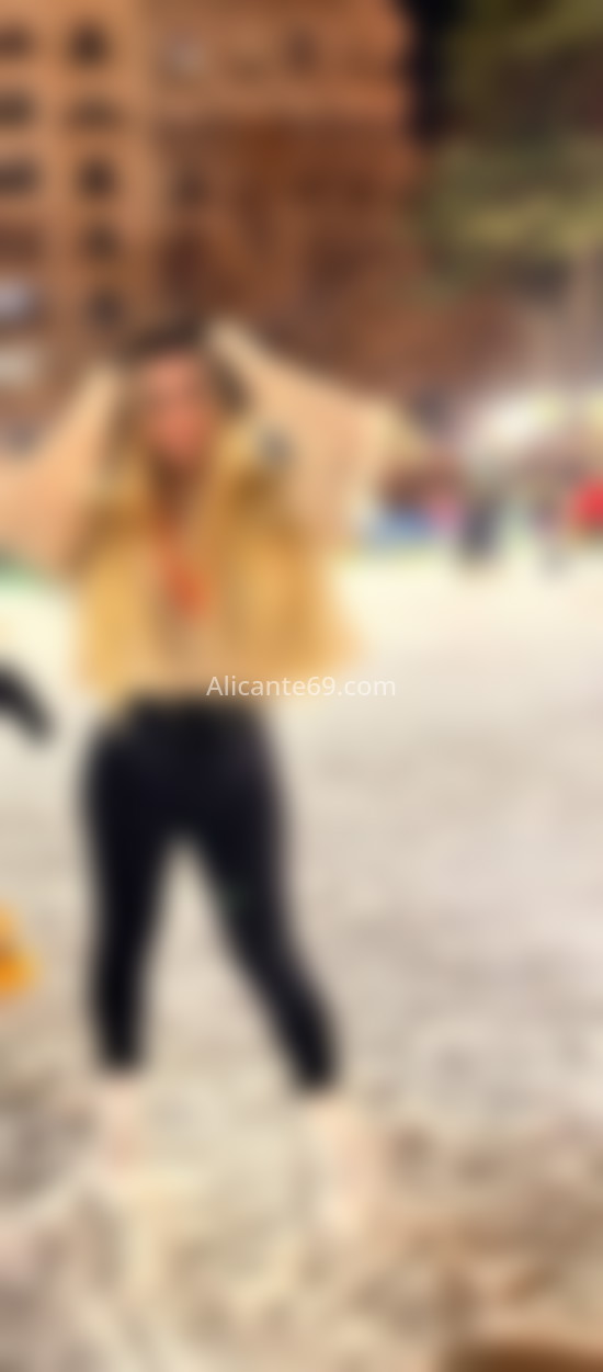 Lulú Angelie, joven trans brasileña . 656385719. Citas en ALICANTE, ALICANTE. www.alicante69.com.