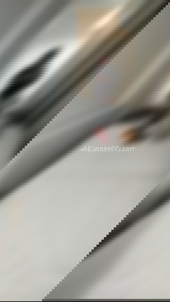 Martina, masajista madura. 623500552. Citas en ALICANTE, ALICANTE. www.alicante69.com.