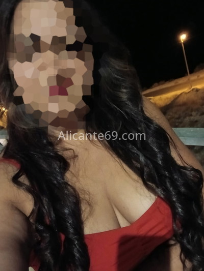 Sofía, chica árabe con ganas de planes. 613523098. Citas en ALICANTE, ALICANTE. www.alicante69.com.