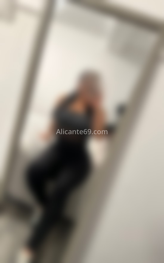 Daniela, morena encantadora. 602674677. Citas en ALICANTE, ALICANTE. www.alicante69.com.