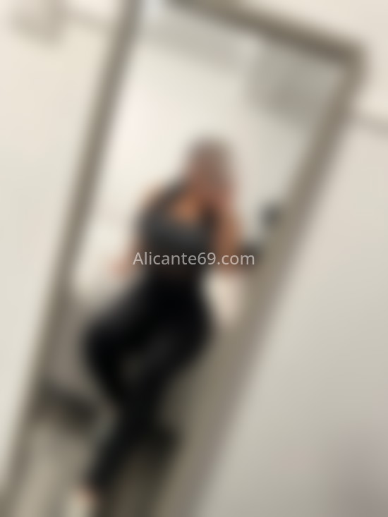 Daniela, morena encantadora. 602674677. Citas en ALICANTE, ALICANTE. www.alicante69.com.