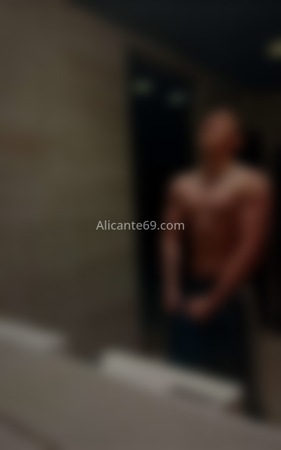 Alejandro, masajista acompañante . 631695723. Citas en ALICANTE, ALICANTE. www.alicante69.com.