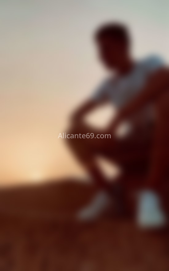 Kevin, masajista de 20 años. 622083869. Citas en ALICANTE, ALICANTE. www.alicante69.com.