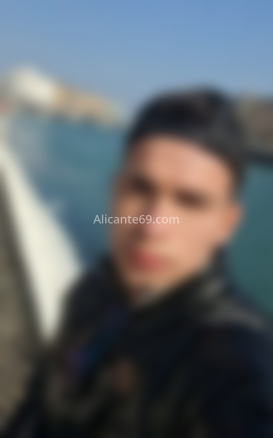 Chico colombiano. 663572995. Citas en ALICANTE, ALICANTE. www.alicante69.com.