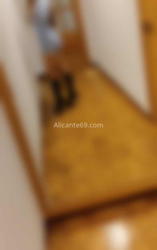 Camila . 695758297. Citas en ALICANTE, ALICANTE. www.alicante69.com.