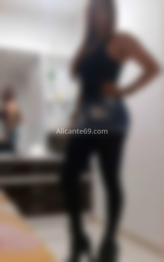 Camila . 695758297. Citas en ALICANTE, ALICANTE. www.alicante69.com.