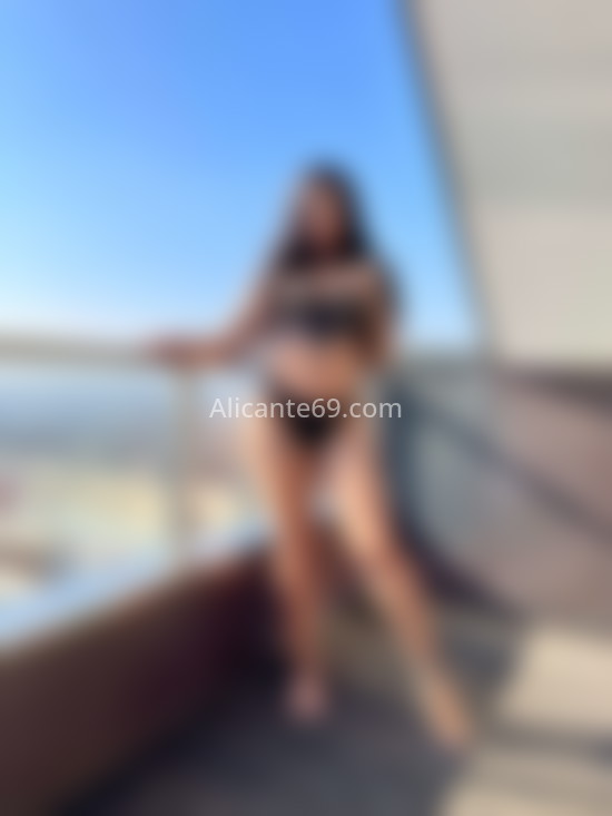 Catalina, colombiana de 21 añitos. 662071669. Citas en ALICANTE, ALICANTE. www.alicante69.com.