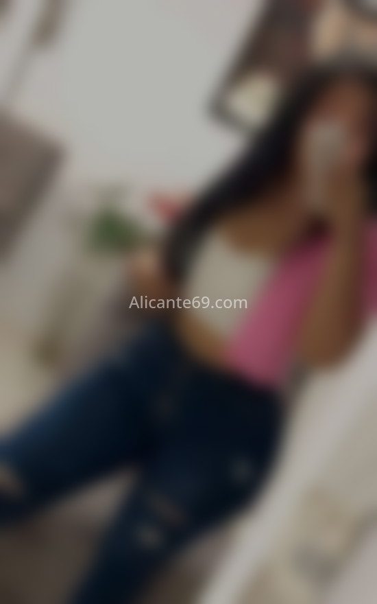 Sami, joven latina, novedad en Elche. 643038277. Citas en ALICANTE, ALICANTE. www.alicante69.com.