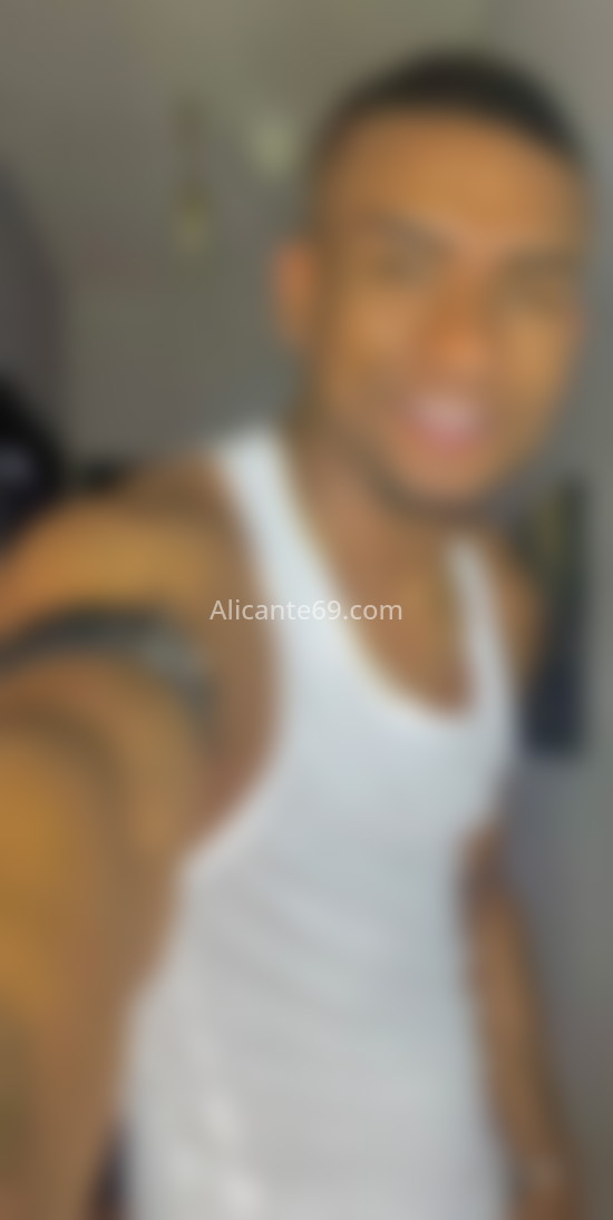 Cristian Daniel, gusta pasarlo bien. 614357971. Citas en ALICANTE, ALICANTE. www.alicante69.com.