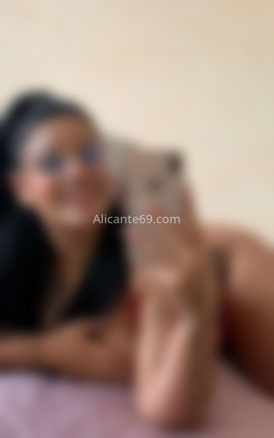 Victoria, chica cariñosa. 631571896. Citas en ALICANTE, ALICANTE. www.alicante69.com.
