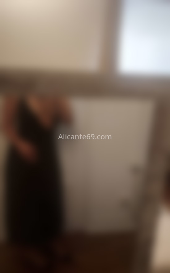 Alina, espontánea y alegre. 625958198. Citas en ALICANTE, ALICANTE. www.alicante69.com.