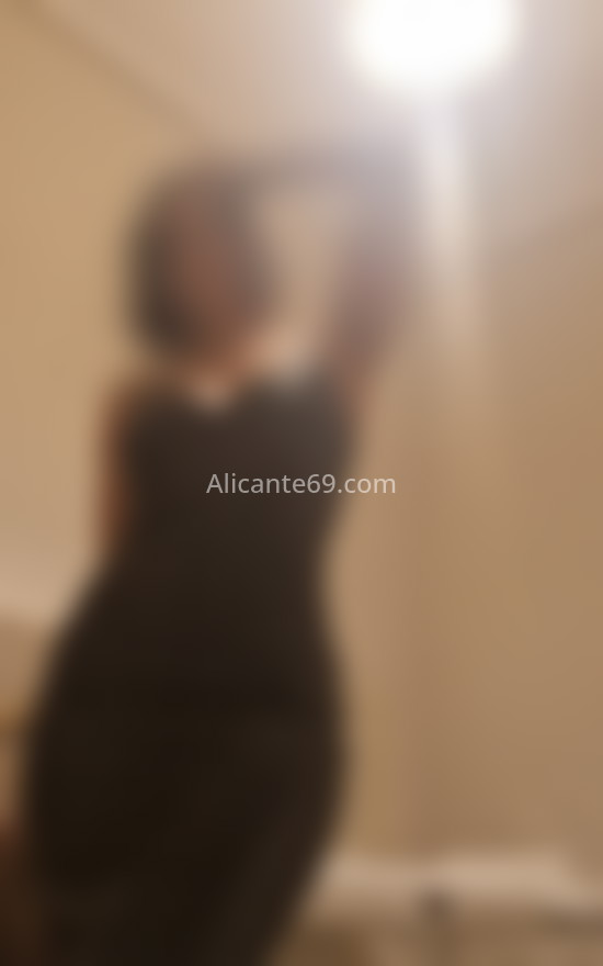 Alina, espontánea y alegre. 625958198. Citas en ALICANTE, ALICANTE. www.alicante69.com.