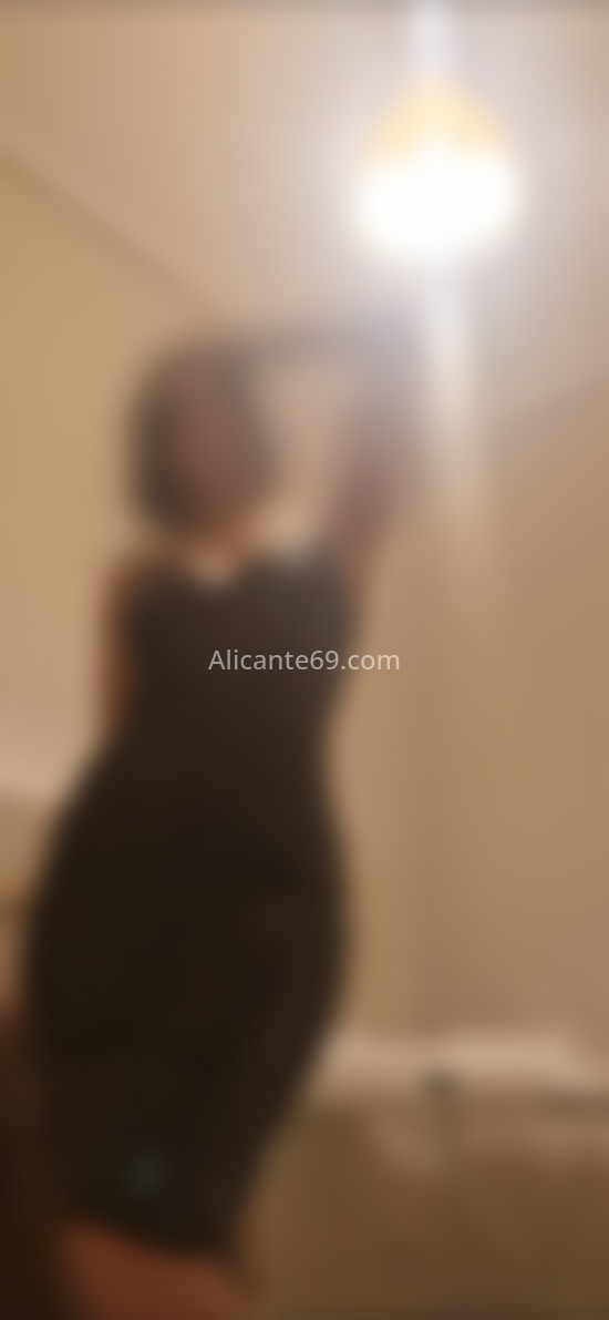 Alina, espontánea y alegre. 625958198. Citas en ALICANTE, ALICANTE. www.alicante69.com.