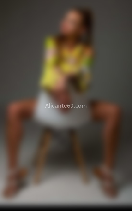 Christina. 641832256. Citas en ALICANTE, ALICANTE. www.alicante69.com.