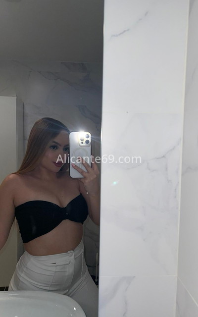 Cristal, colombiana rubia extrovertida. 612244192. Citas en ALICANTE, ALICANTE. www.alicante69.com.