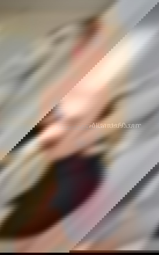 Mía, latina colombiana jovial. 613106084. Citas en ALICANTE, ALICANTE. www.alicante69.com.