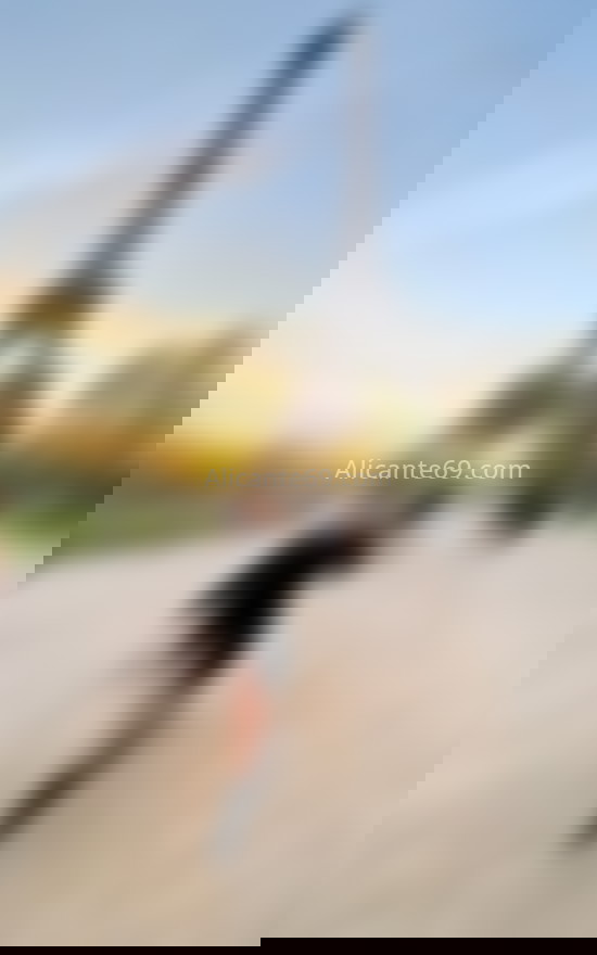 Mía, latina colombiana jovial. 613106084. Citas en ALICANTE, ALICANTE. www.alicante69.com.