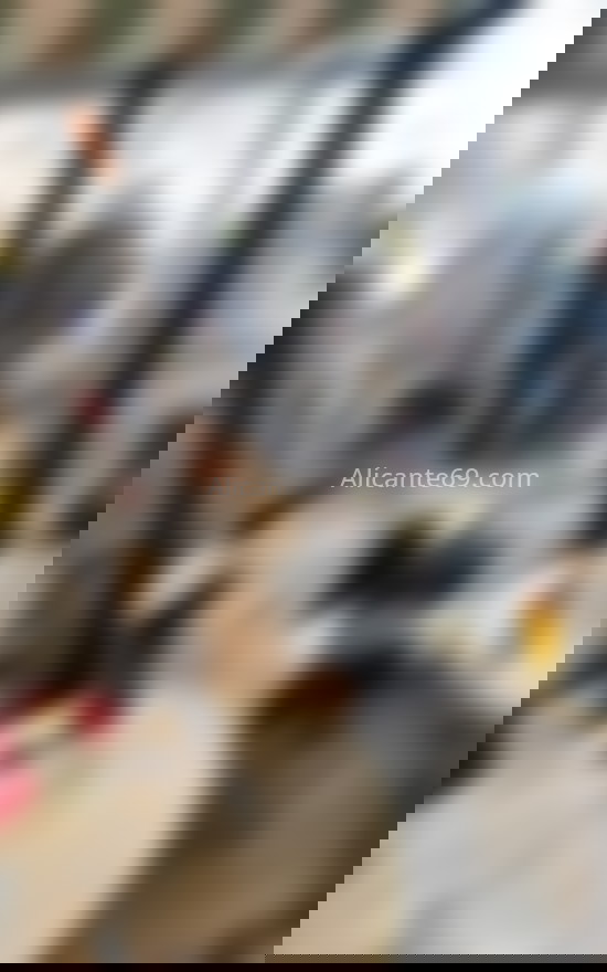 Mía, latina colombiana jovial. 613106084. Citas en ALICANTE, ALICANTE. www.alicante69.com.