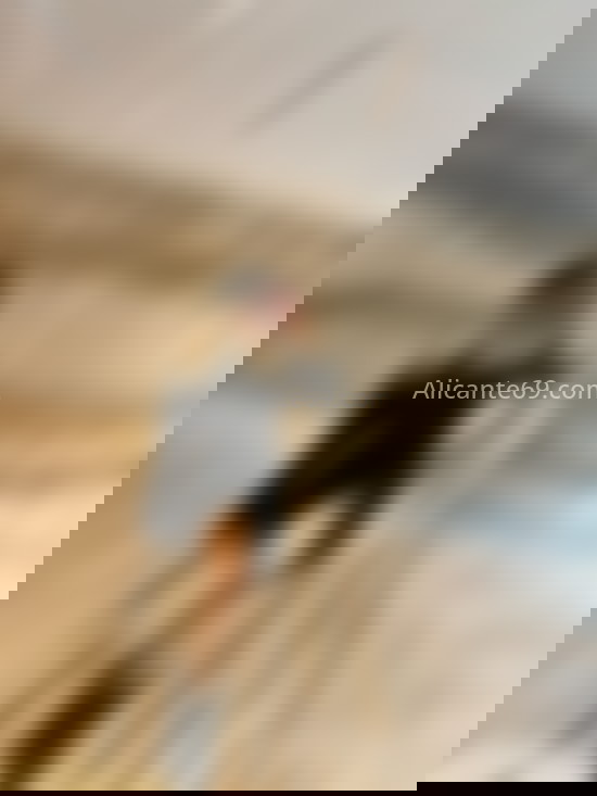 Mía, latina colombiana jovial. 613106084. Citas en ALICANTE, ALICANTE. www.alicante69.com.