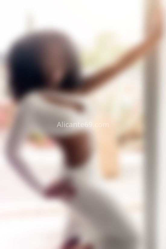 Kenia, estudiante. 603231386. Citas en ALICANTE, ALICANTE. www.alicante69.com.