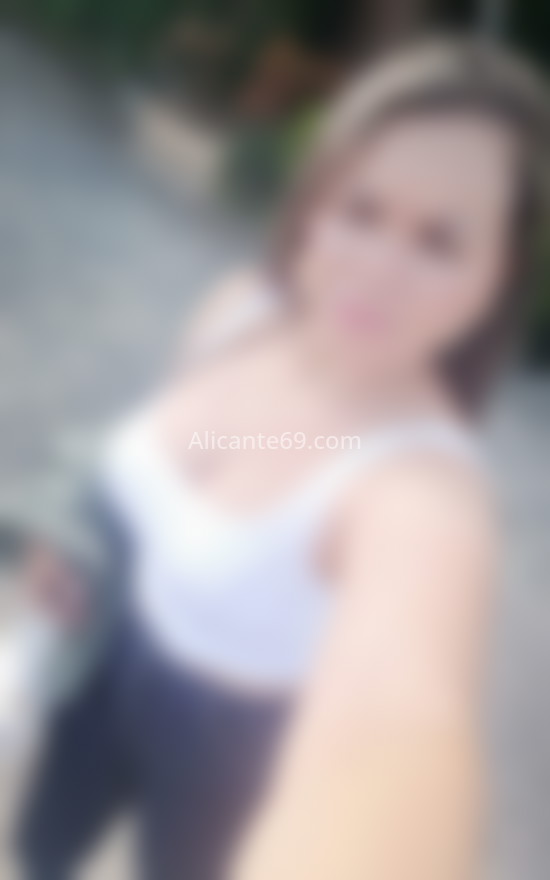 Alejandra, masajista extrovertida. 613312455. Citas en ALICANTE, ALICANTE. www.alicante69.com.
