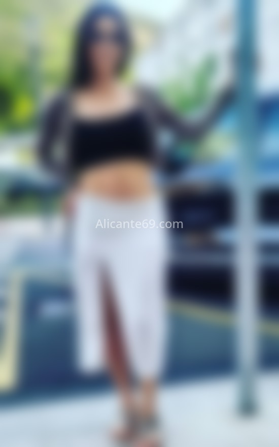 Romina, chica trans divertida. 613643761. Citas en ALICANTE, ALICANTE. www.alicante69.com.