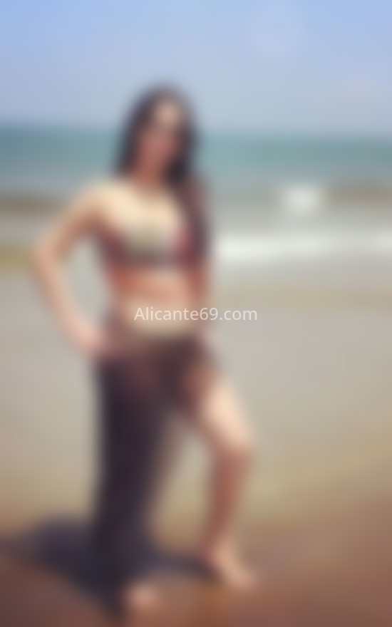 Romina, chica trans divertida. 613643761. Citas en ALICANTE, ALICANTE. www.alicante69.com.