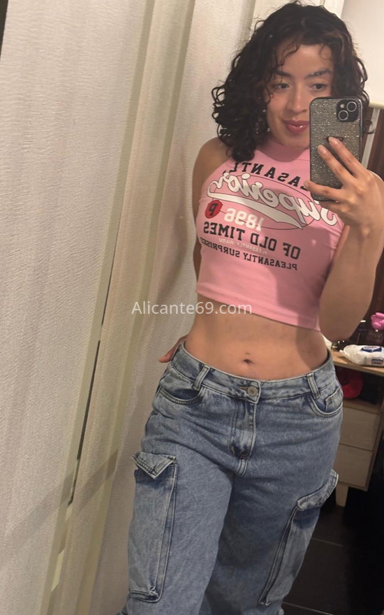Kendall, jovencita hermosa . 613892775. Citas en ALICANTE, ALICANTE. www.alicante69.com.