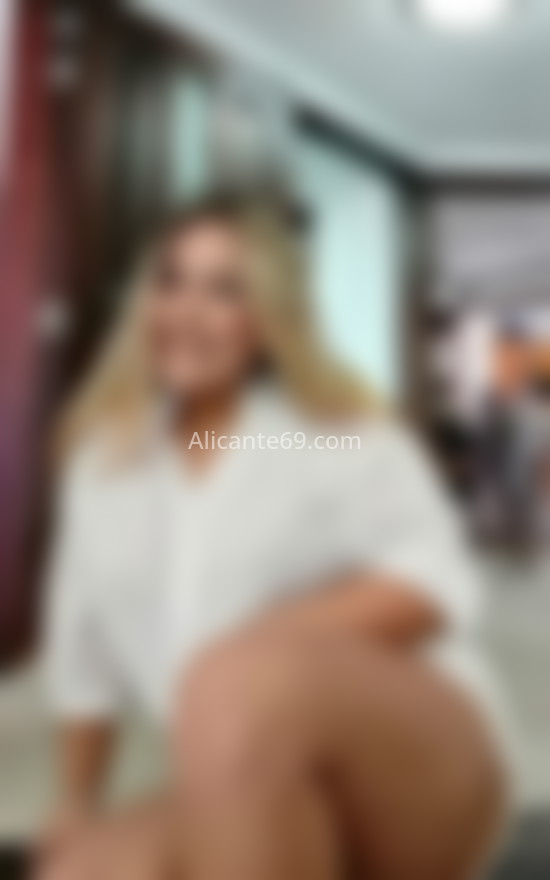 Silvia, madurita colombiana . 614113831. Citas en ALICANTE, ALICANTE. www.alicante69.com.