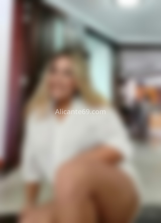 Silvia, madurita colombiana . 614113831. Citas en ALICANTE, ALICANTE. www.alicante69.com.