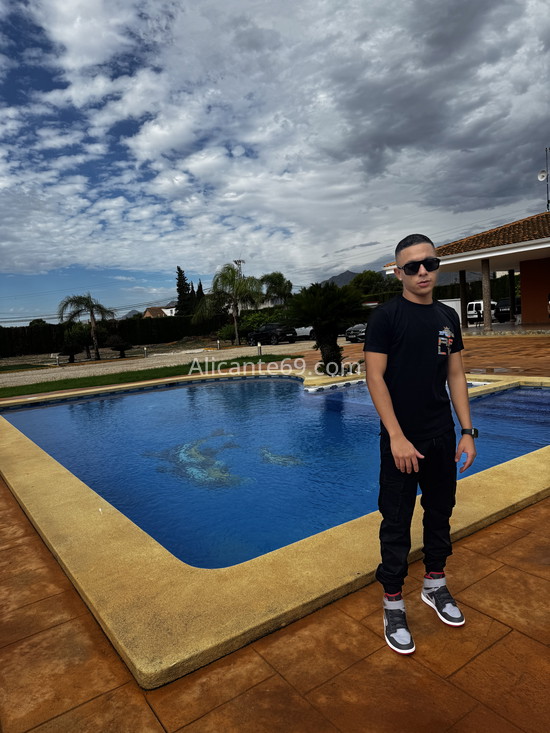 Juan Manuel, joven latino . 655256716. Citas en ALICANTE, ALICANTE. www.alicante69.com.