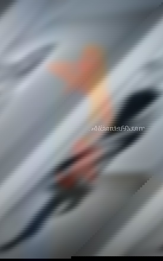 Verónica, chica trans muy alegre . 613417790. Citas en ALICANTE, ALICANTE. www.alicante69.com.