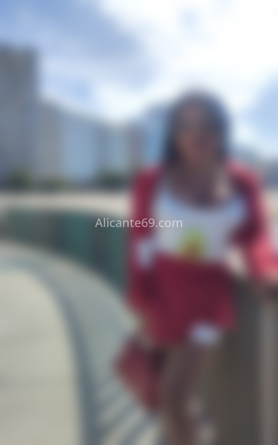 Luz Gabi, una trans maja y divertida. 662685445. Citas en ALICANTE, ALICANTE. www.alicante69.com.