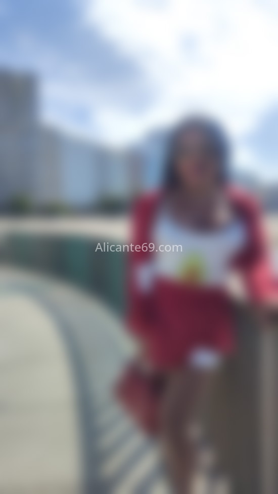 Luz Gabi, una trans maja y divertida. 662685445. Citas en ALICANTE, ALICANTE. www.alicante69.com.