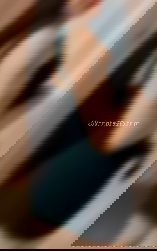 Luna María, joven morena colombiana. 607917376. Citas en ALICANTE, ALICANTE. www.alicante69.com.