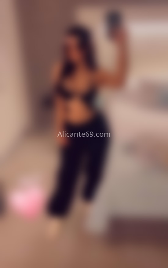 Flor, fiestera colombiana. 678341532. Citas en ALICANTE, ALICANTE. www.alicante69.com.